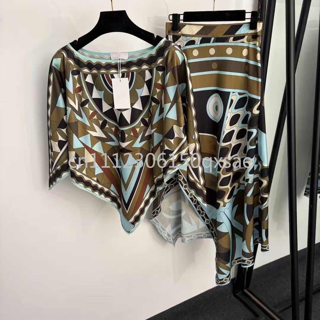 Asymmetric Top Women - Set Gaun Jubah Hitam Wanita Desain